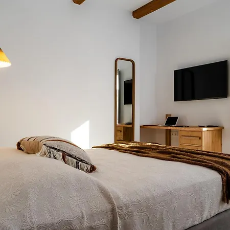 Simiu With Private Swimming Pool Αγία Άννα