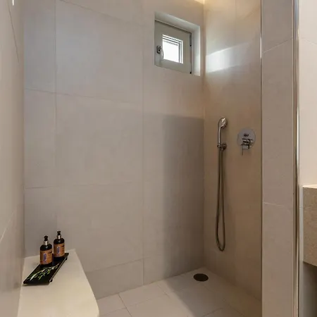 Simiu With Private Swimming Pool *